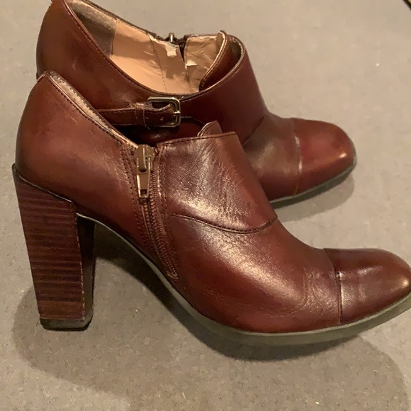🦋Marc Fisher Menswear style heeled booties - 5 - Picture 9 of 13